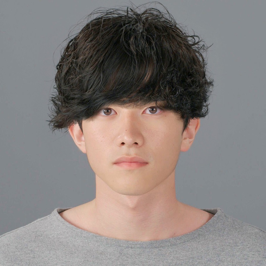 心に強く訴える ひどい天パ 髪型 男 人気のヘアスタイル