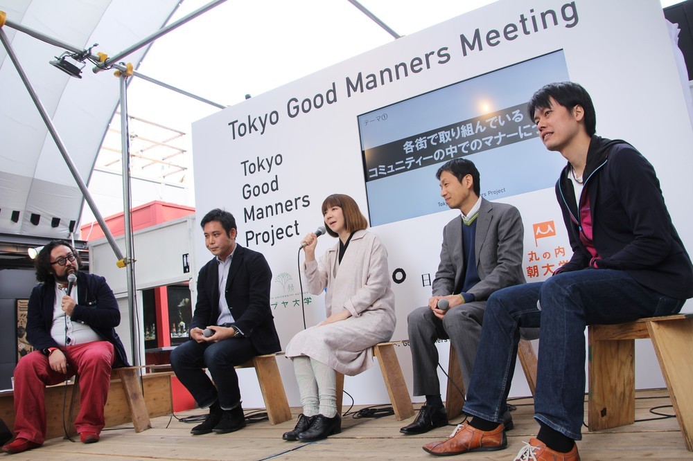 登壇者の集合写真（トークショー）