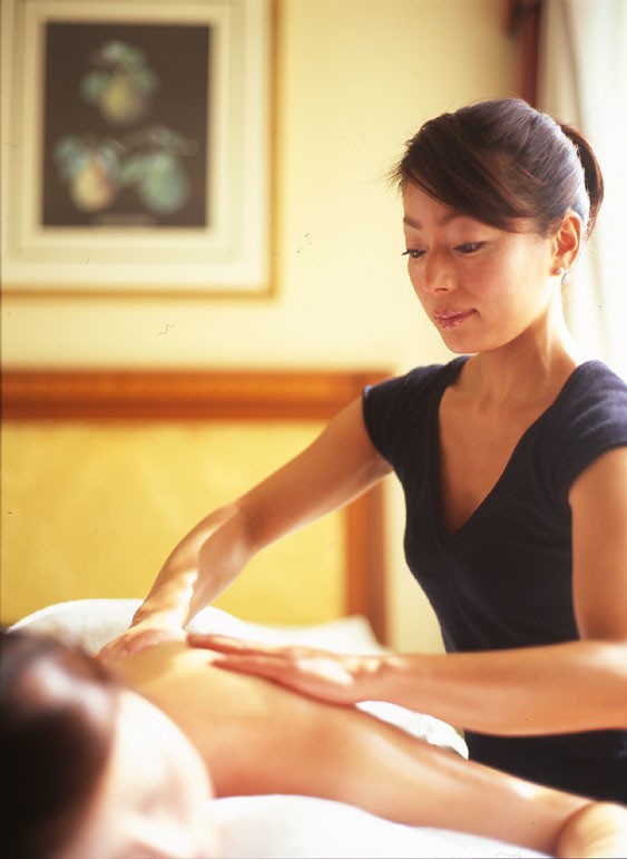 背中・デコルテ・肩首・ひざ下などボディもマッサージし計60分