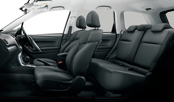 スポーティかつカジュアルな内装