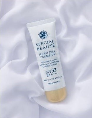春夏用ハンドクリーム「スペシャルボーテ　薬用ホワイトハンドジェルクリームUV」発売