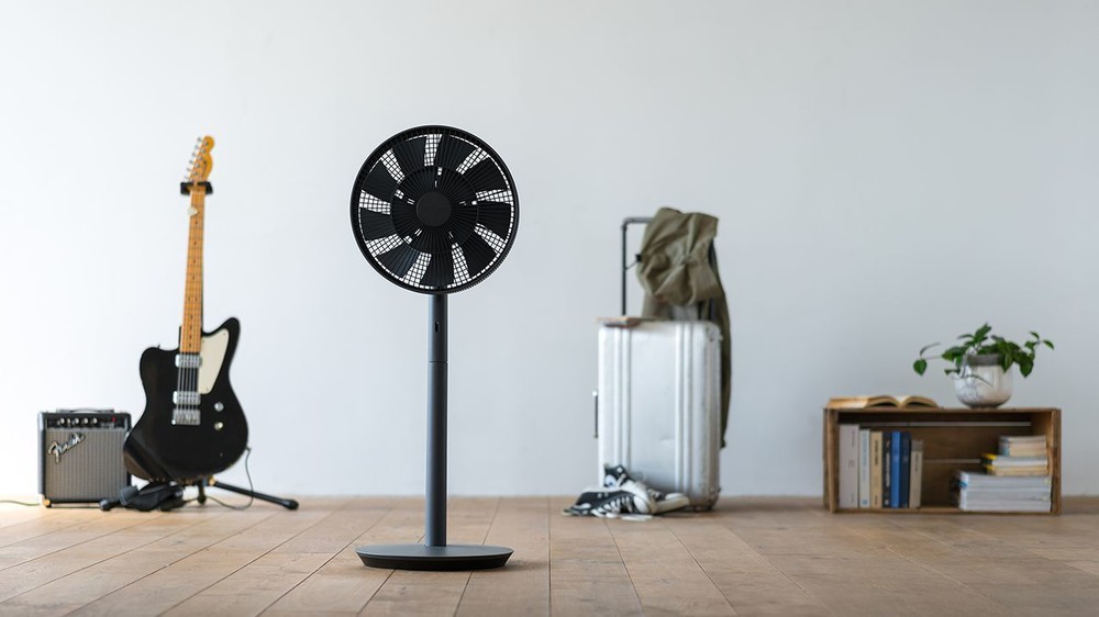 2重構造の羽根が自然界の風を再現　バルミューダのDCモーター扇風機