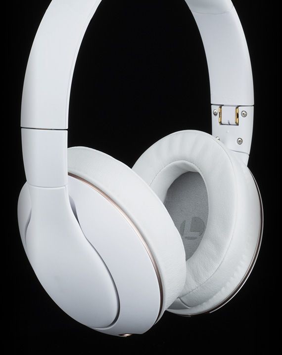 世界的EDMプロデューサー「ZEDD」とオンキヨーがコラボ　ヘッドホン「001」