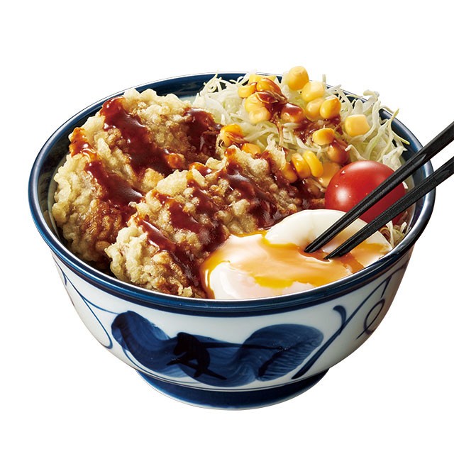 ハンバーグの天ぷらと半熟卵がドーン！　「てんや」初のハワイアン天丼、発売