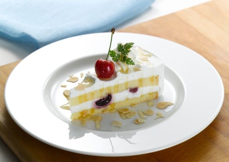 「佐藤錦＆ダークチェリーのショートケーキ」