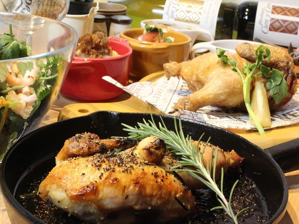 渋谷にひな鶏の「鶏バル」オープン　GWは生ビールもスパークリングも1杯100円！