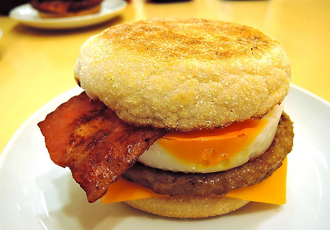 「裏ソーセージエッグマフィン」