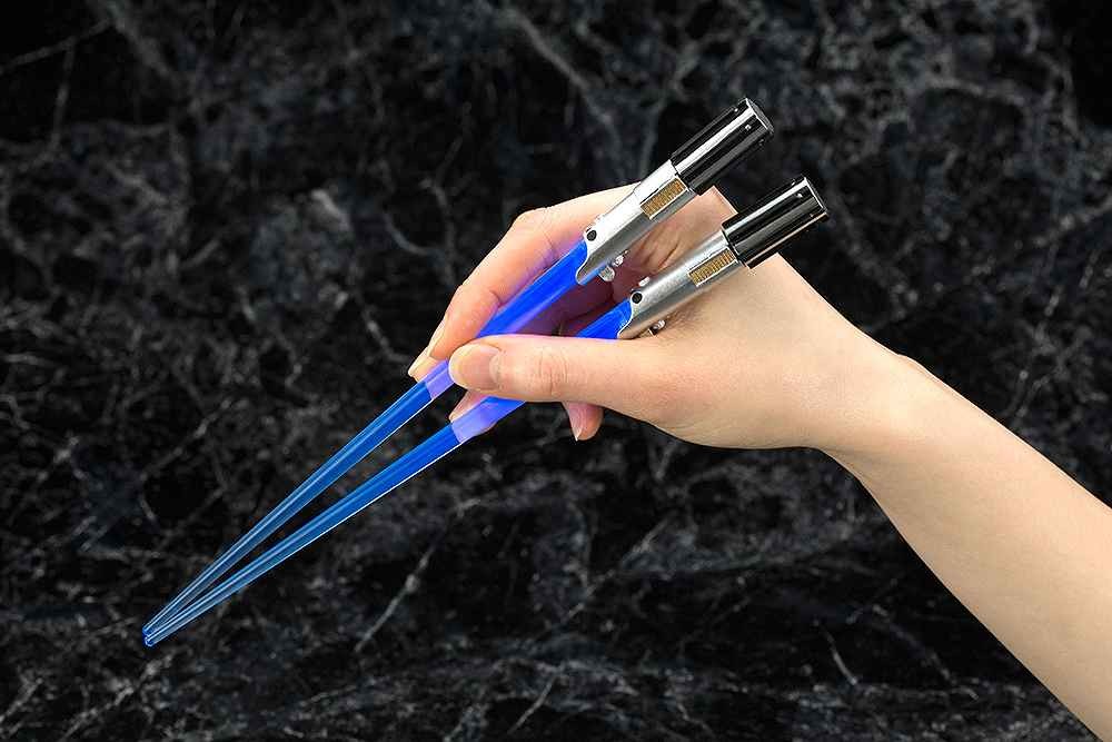 持った場合　（c） & TM Lucasfilm  Ltd.