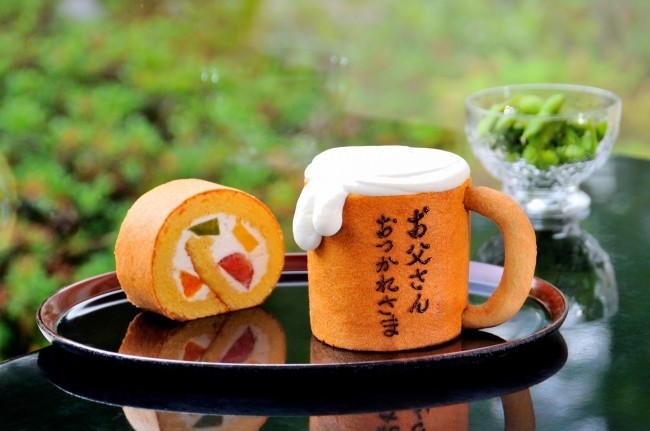 泡までリアル！　ビールジョッキみたいな「父の日ケーキ」発売