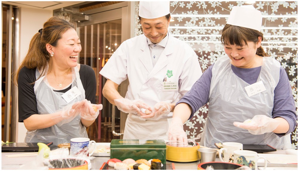 初心者大歓迎！寿司作り体験＆食べ放題イベント　東京すしアカデミー大阪校で
