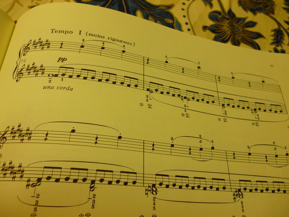 『もう森へは行かない』の童謡が登場する中間部