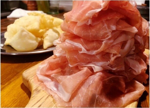 「生ハム渋谷店」で食べ＆飲み放題の夏祭り　生ハム入り特製カレーも食べ放題