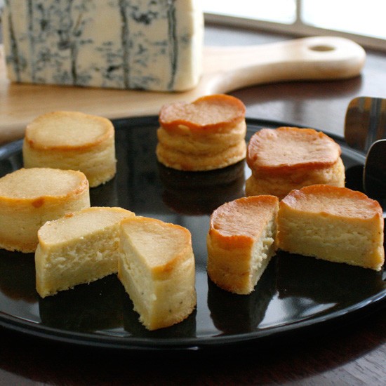 これぞ大人のスイーツ　ブルーチーズの最高峰をチーズケーキで食べ比べ！