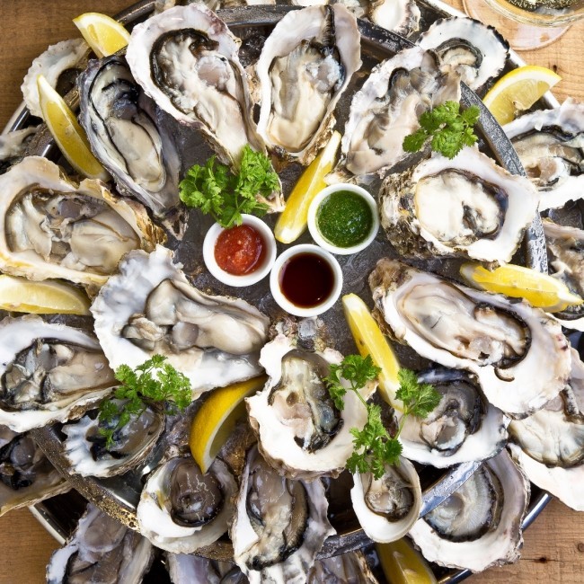 本場NYスタイルのオイスターバー、新宿にオープン　当日限定でフード全品半額も！