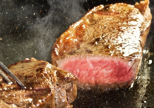 シェフの絶妙な焼き加減が自慢のアメリカンビーフ各部位のステーキ