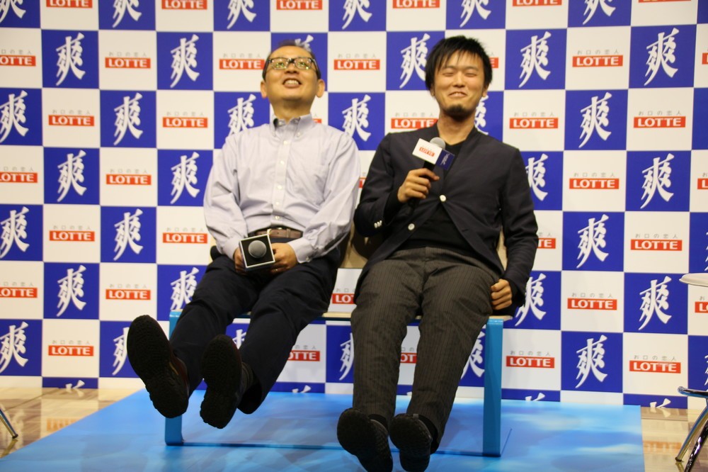 （左から）前野教授、太刀川氏