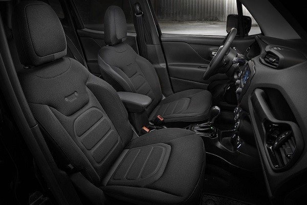 ブラックで統一したシックな限定車
