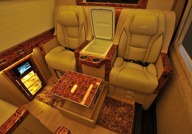 ジェニックビークルの内装