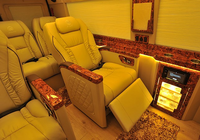 ジェニックビークルの内装