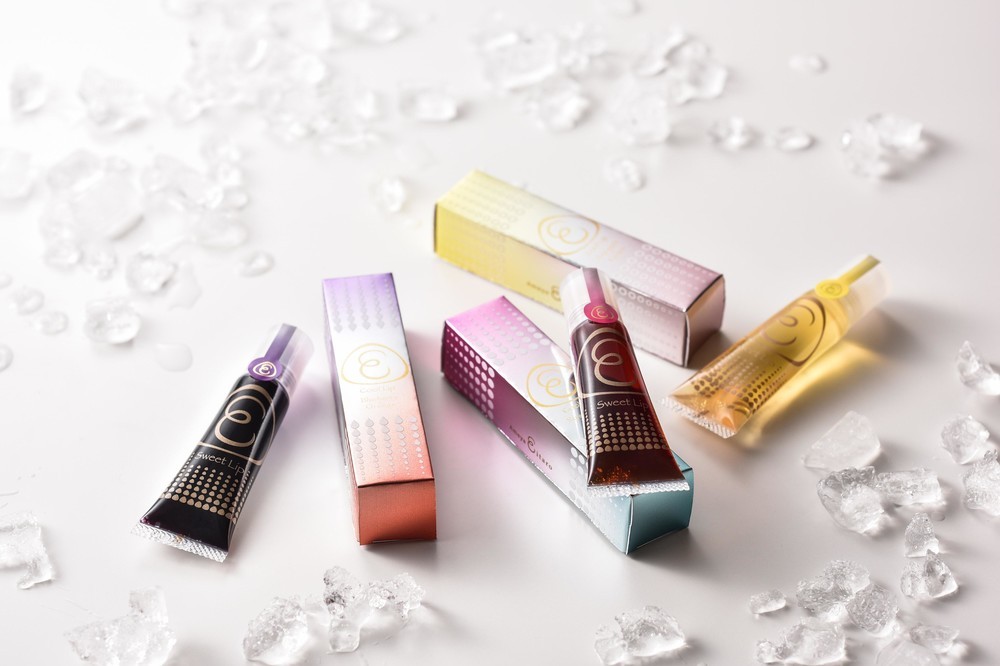 SNS映えバッチリ！　グロスリップみたいな「あめやえいたろう」のみつあめ