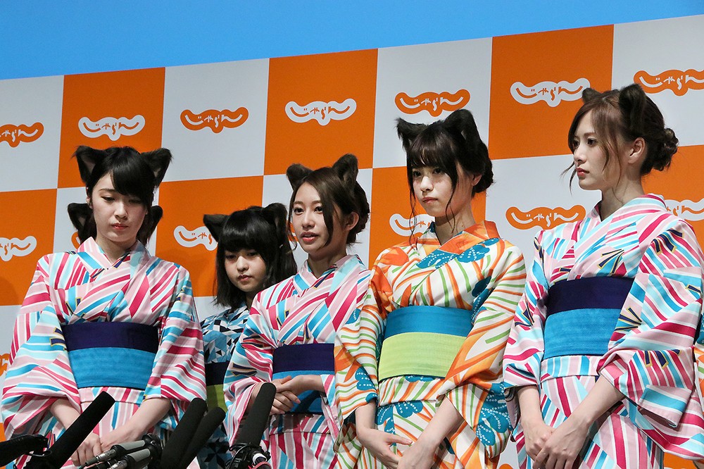 欅坂46発炎筒事件を語る桜井さん（写真中央）