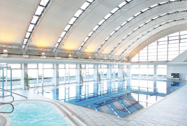 リーガロイヤルホテル広島で夏限定プラン　プール、ビュッフェ、新観光スポット、どれ選ぶ？