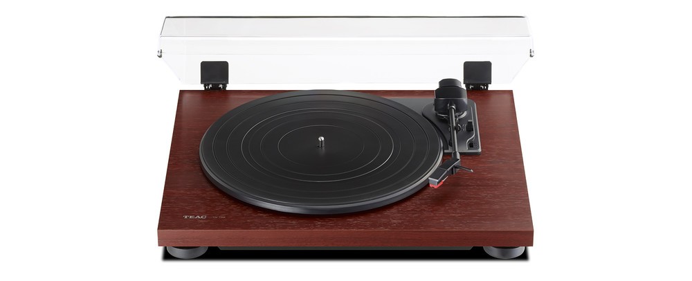アナログレコードを高音質で　ティアックのエントリー向けプレーヤー