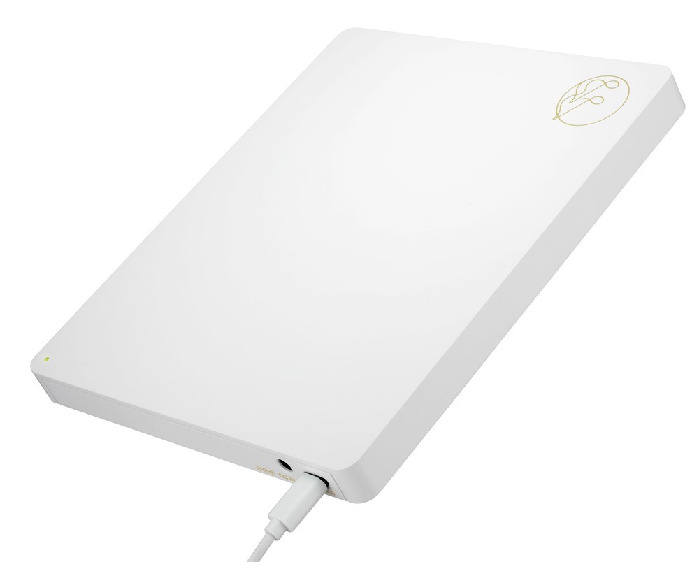 PCはもう不要！　音楽CDをスマホに直接取り込めるレコーダー「CDレコ」