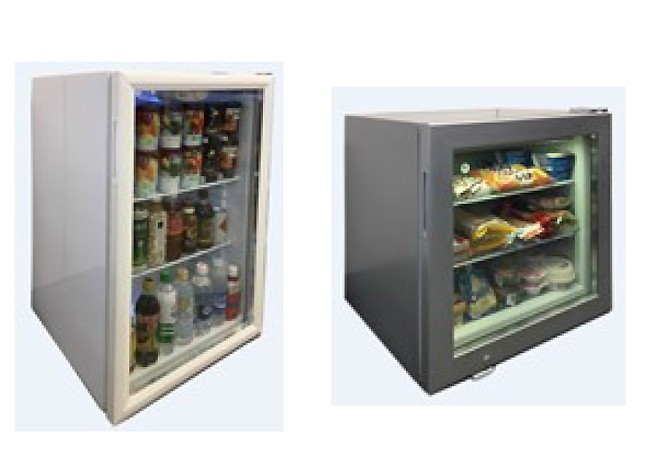 （写真左から）冷蔵庫、冷凍庫。プチローソンのオプション