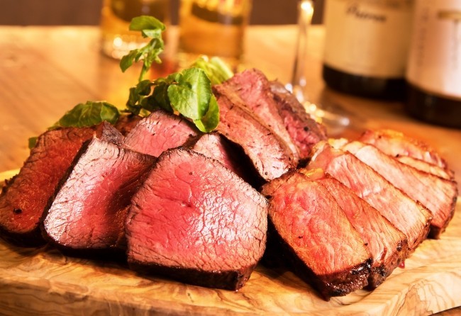 炭火焼のビーフステーキ