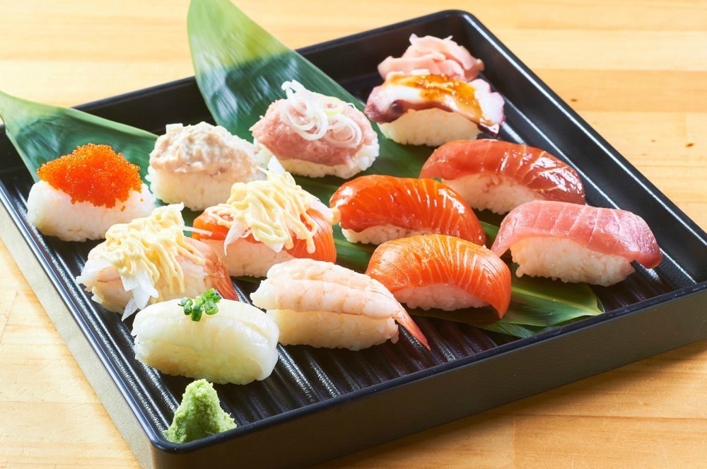 すし盛り合わせも食べ放題に