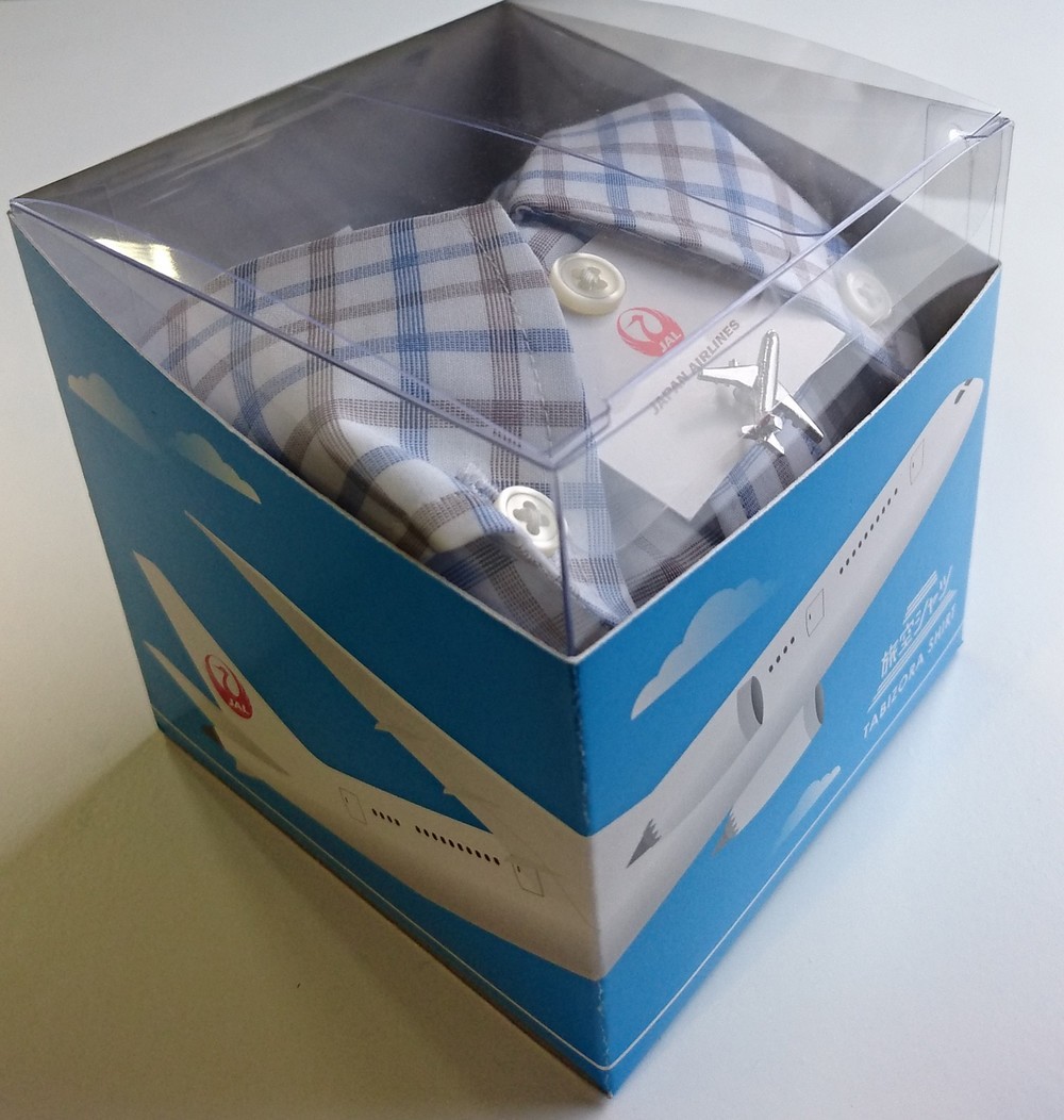 出張や旅行に便利な「旅空シャツ」　羽田空港で発売