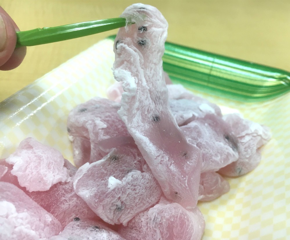 黒い粒々がスイカの種に見える