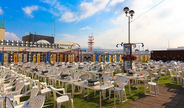 芝生ビアガーデン