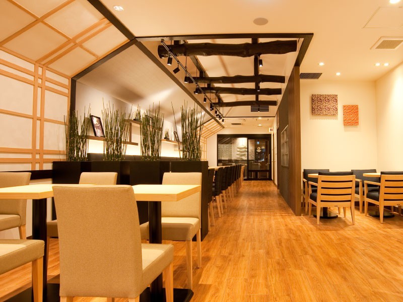 「CAFE＆BAKERY MIYABI」神保町店の内観