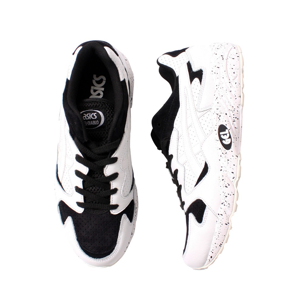 スニーカー専門店として世界の名作をラインアップ
