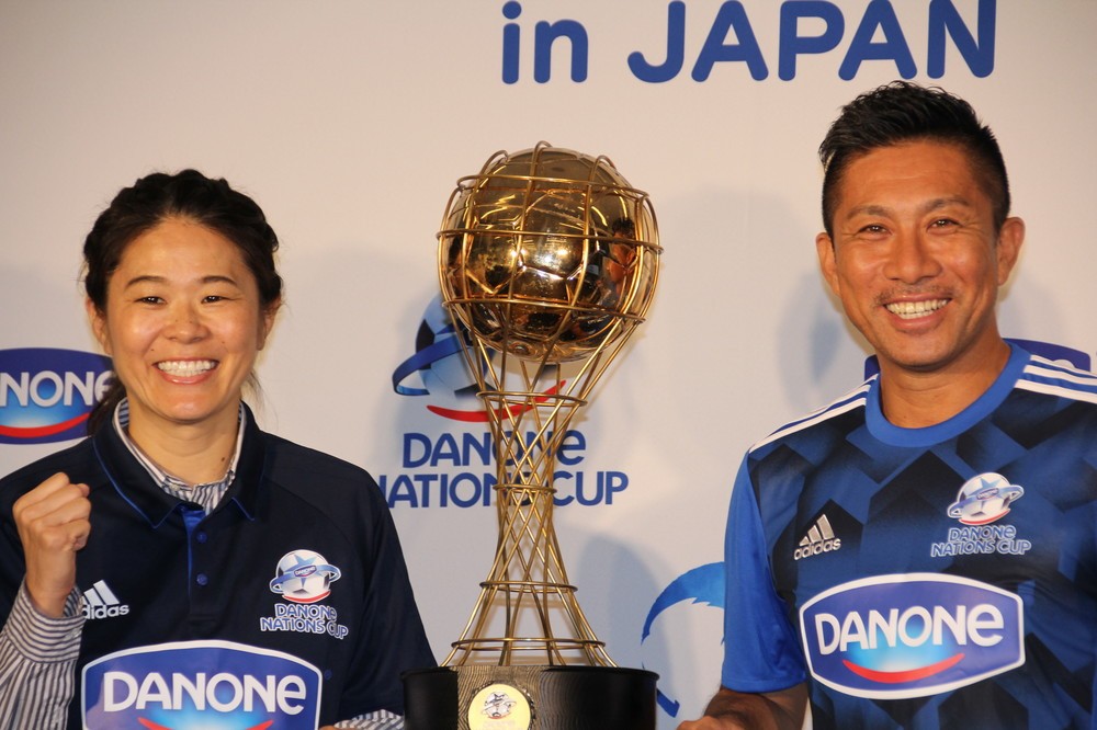 2人でガッツポーズをしエールを送った