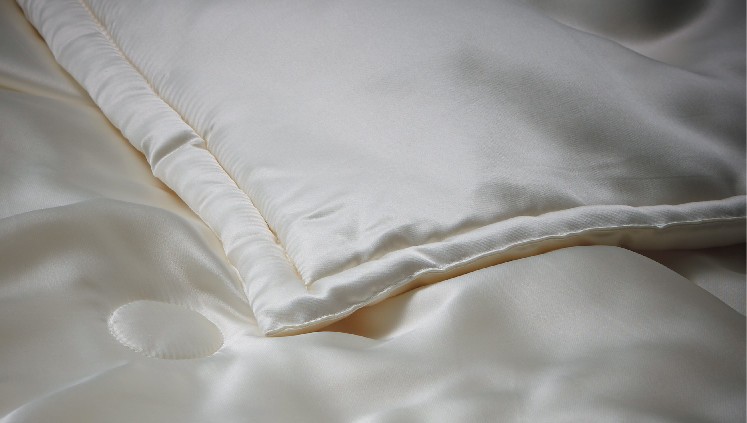 「極上入金真綿掛けふとん」
