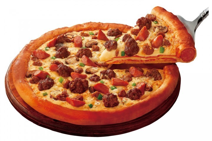 胃の限界に挑戦！　総重量2キロの超ヘビーサイズピザ爆誕