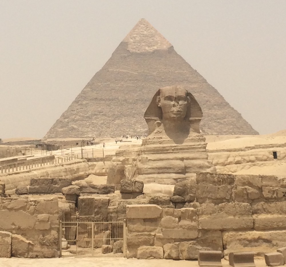 ギザのピラミッド（エジプト）