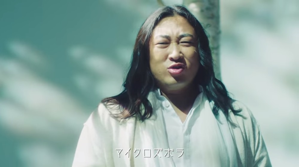 PV風の動画で秋山さんが熱唱！