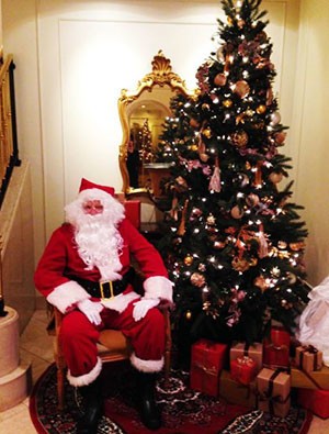 サプライズや思い出に　サンタを部屋に呼べる第一ホテル東京の「クリスマス ステイプラン」