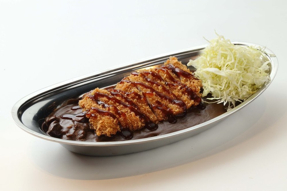 金沢カレーの定番「ロースカツ社長カレー」830円
