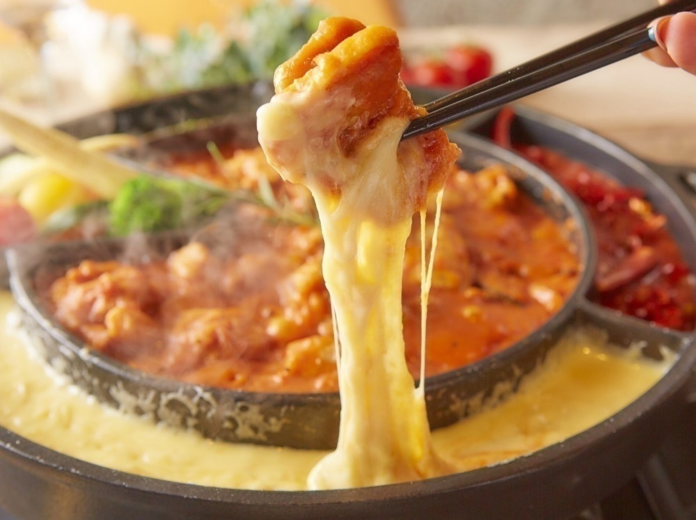 とろーりとチーズが伸びる「イタリアンチーズタッカルビ」

