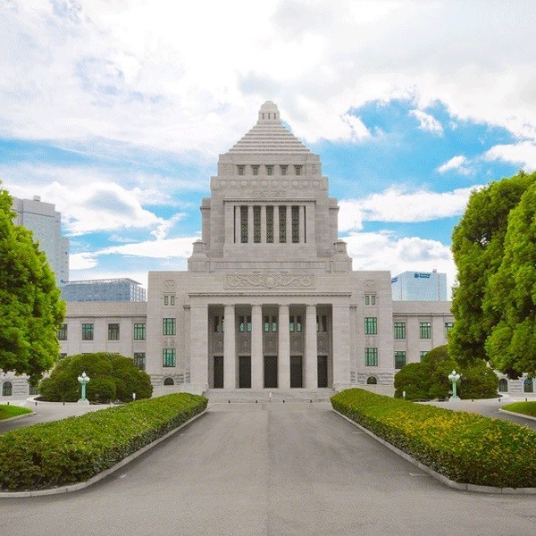 BOOKウォッチ「憲法特集」で人気連載の第2弾　散歩しながら考える「参議院改革」