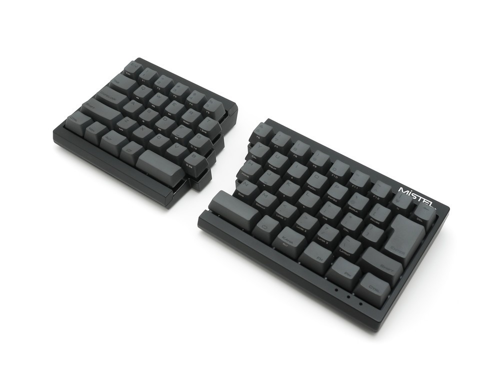 キーボードがパカッと割れる！　「日本語配列版」の追加機能は...