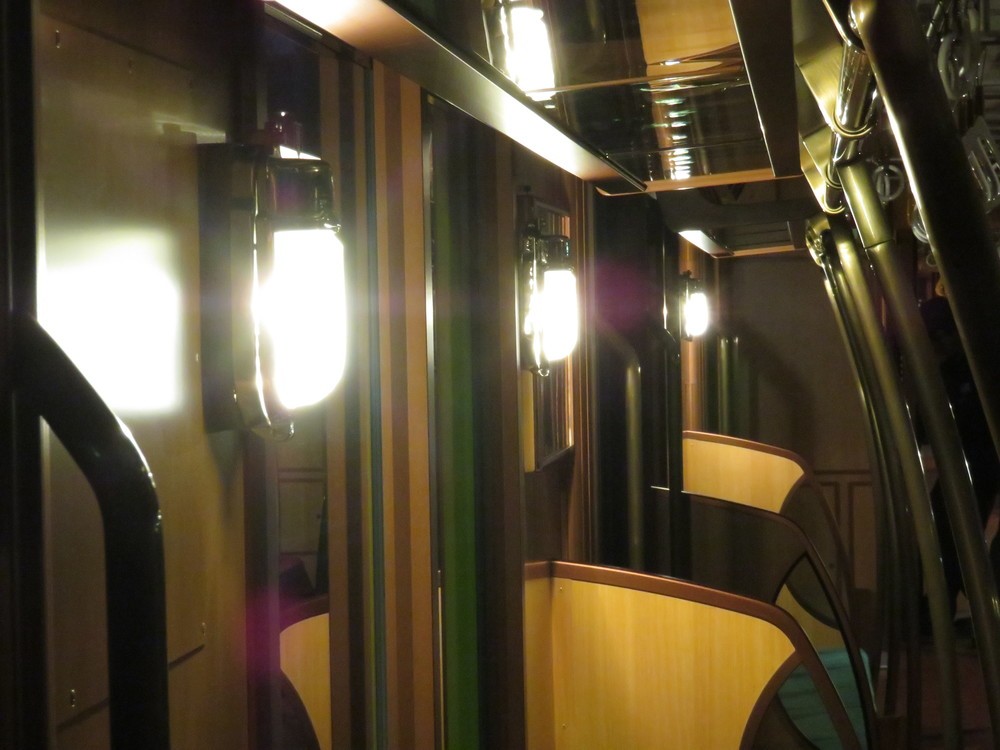 室内予備灯（点灯時）