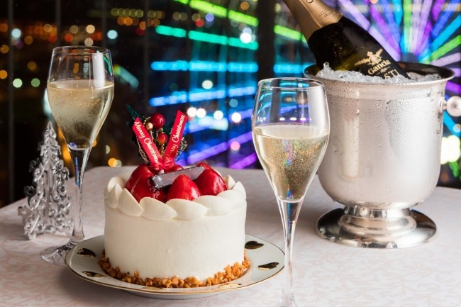 バルコニー付きの客室でみなとみらいのクリスマスを楽しむ　横浜ベイホテル東急