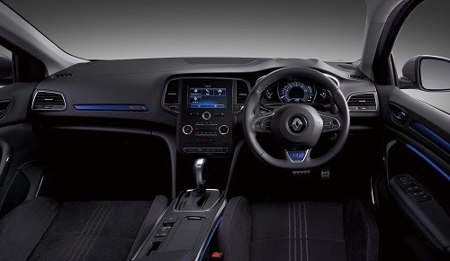 コーナリング性能を向上させ先進の安全技術を搭載した新モデル
