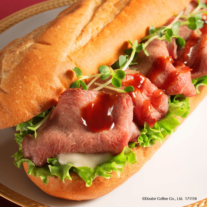 ドトールで朝カフェ　ローストビーフの贅沢ミラノサンドやホットサンド